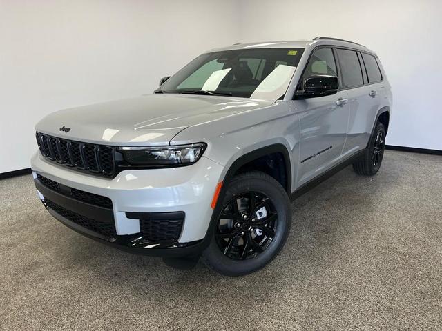 Photo of 2025 Silver Zynith Jeep Grand Cherokee L