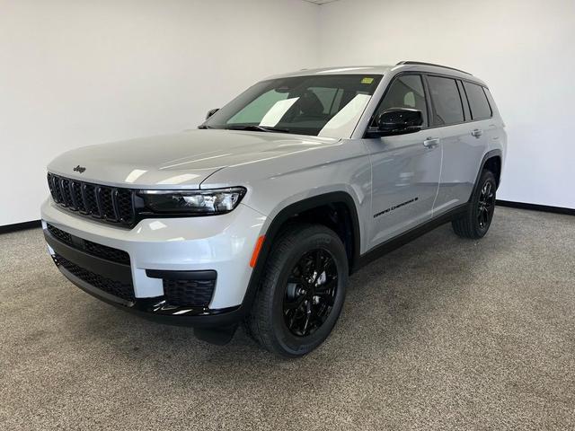 Photo of 2025 Silver Zynith Jeep Grand Cherokee L