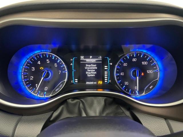 Photo of 2017 Granite Crystal Clearcoat Metallic Chrysler Pacifica