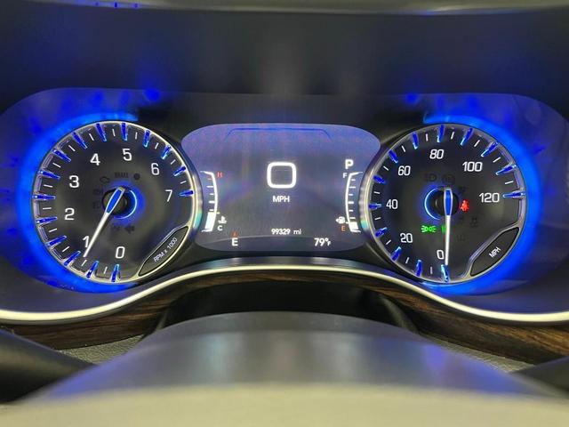 Photo of 2021 Granite Crystal Clearcoat Metallic Chrysler Pacifica