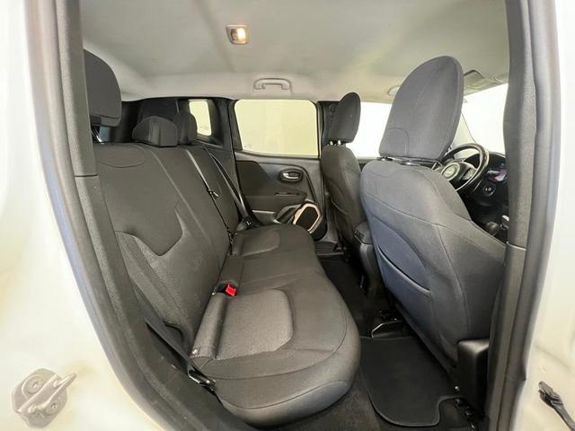 Photo of 2017 Alpine White Jeep Renegade