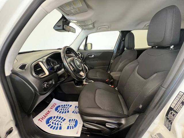 Photo of 2017 Alpine White Jeep Renegade