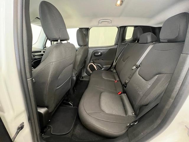 Photo of 2017 Alpine White Jeep Renegade