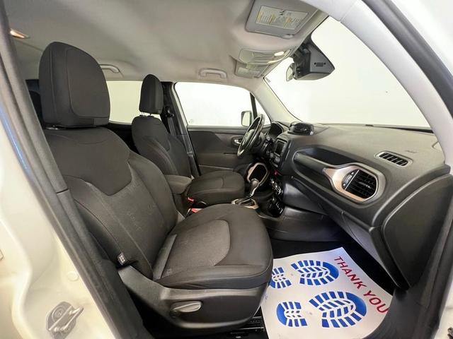 Photo of 2017 Alpine White Jeep Renegade