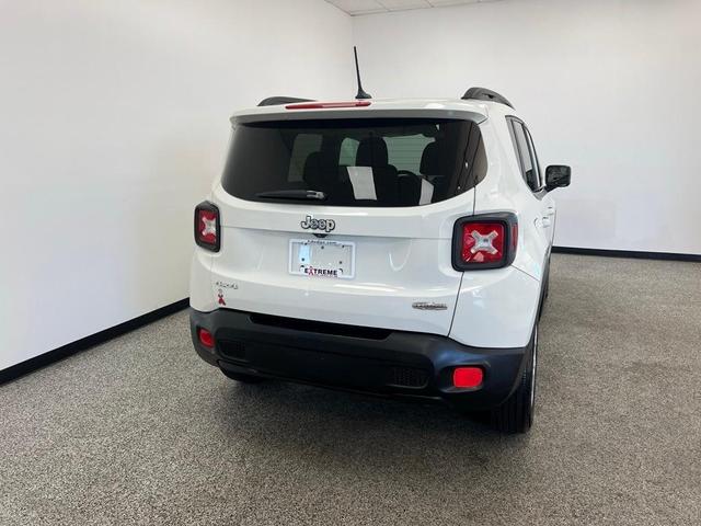 Photo of 2017 Alpine White Jeep Renegade