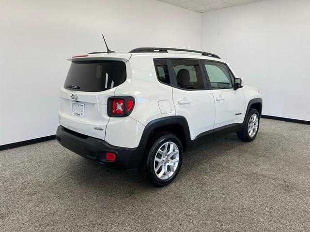 Photo of 2017 Alpine White Jeep Renegade