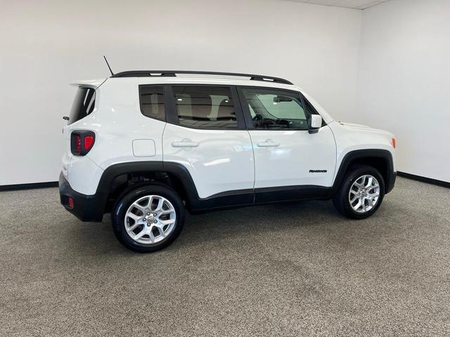 Photo of 2017 Alpine White Jeep Renegade