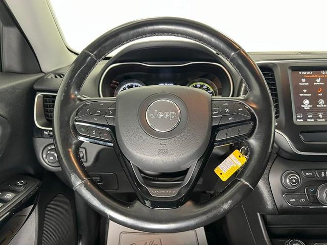 Photo of 2020 Bright White Clearcoat Jeep Cherokee