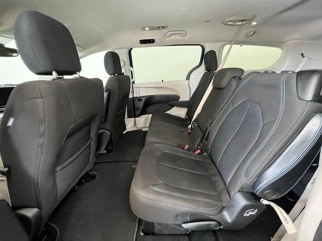 Photo of 2021 Ocean Blue Metallic Chrysler Pacifica