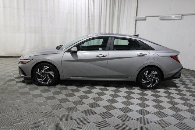 Photo of 2024 Fluid Metallic Hyundai ELANTRA