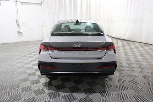 Photo of 2024 Fluid Metallic Hyundai ELANTRA
