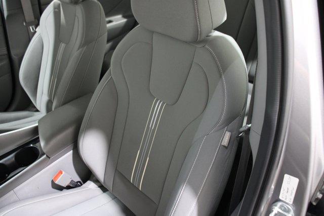Photo of 2024 Fluid Metallic Hyundai ELANTRA