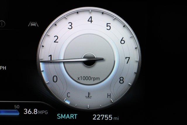 Photo of 2024 Fluid Metallic Hyundai ELANTRA