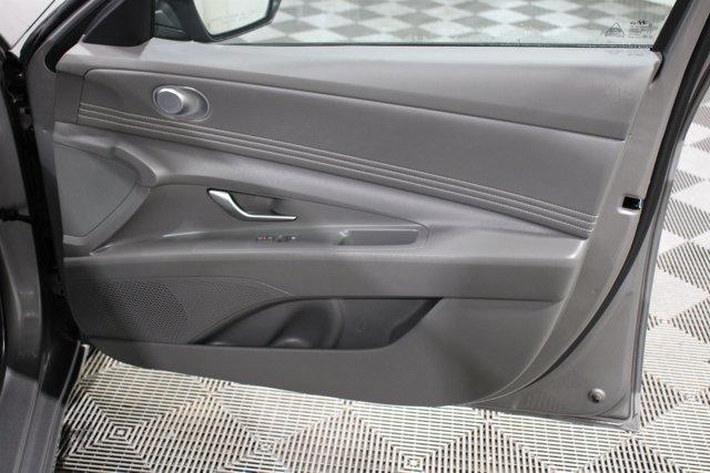Photo of 2024 Fluid Metallic Hyundai ELANTRA