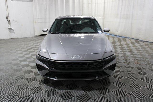 Photo of 2024 Fluid Metallic Hyundai ELANTRA