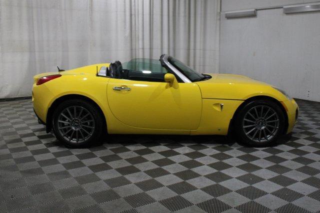 Photo of 2008 Mean Yellow Pontiac Solstice