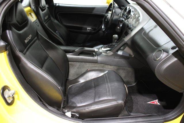 Photo of 2008 Mean Yellow Pontiac Solstice