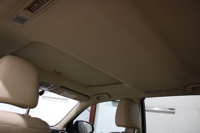 Photo of 2016 Blizzard Pearl Toyota Highlander