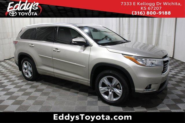 Photo of 2016 Blizzard Pearl Toyota Highlander