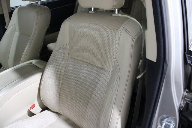 Photo of 2016 Blizzard Pearl Toyota Highlander