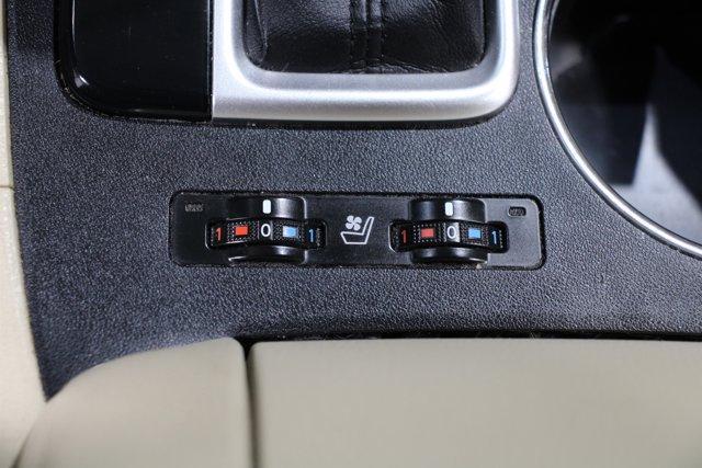 Photo of 2016 Blizzard Pearl Toyota Highlander