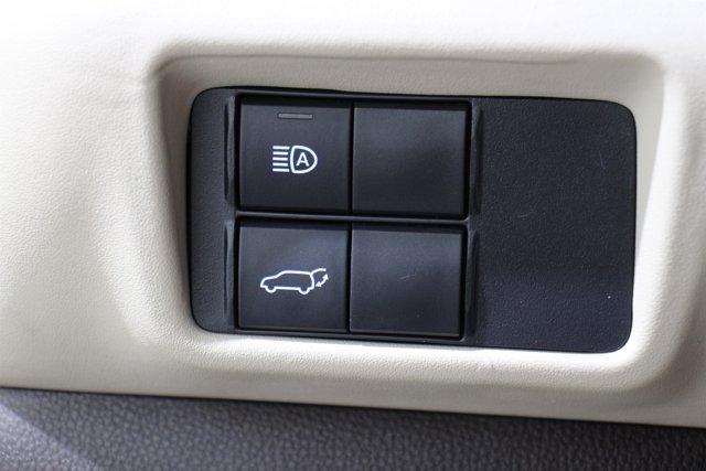 Photo of 2021 Midnight Black Metallic Toyota Highlander