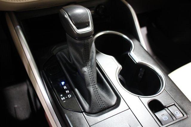 Photo of 2021 Midnight Black Metallic Toyota Highlander