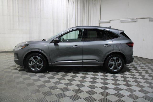 Photo of 2024 Carbonized Gray Metallic Ford Escape