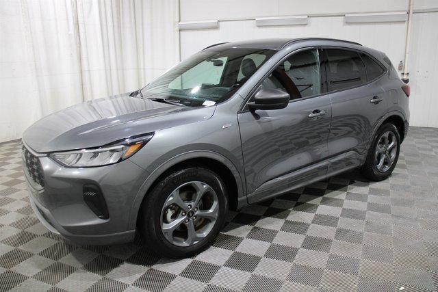 Photo of 2024 Carbonized Gray Metallic Ford Escape