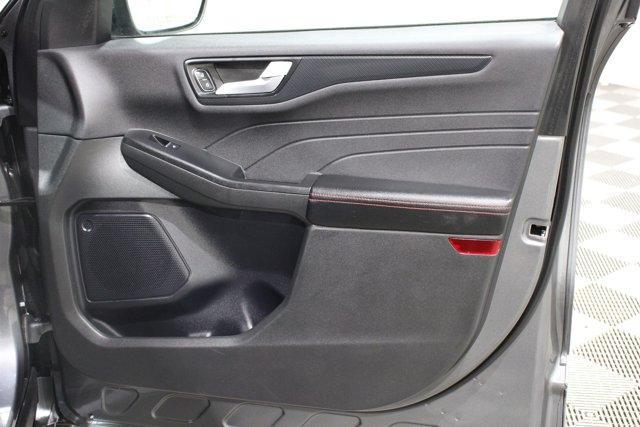 Photo of 2024 Carbonized Gray Metallic Ford Escape