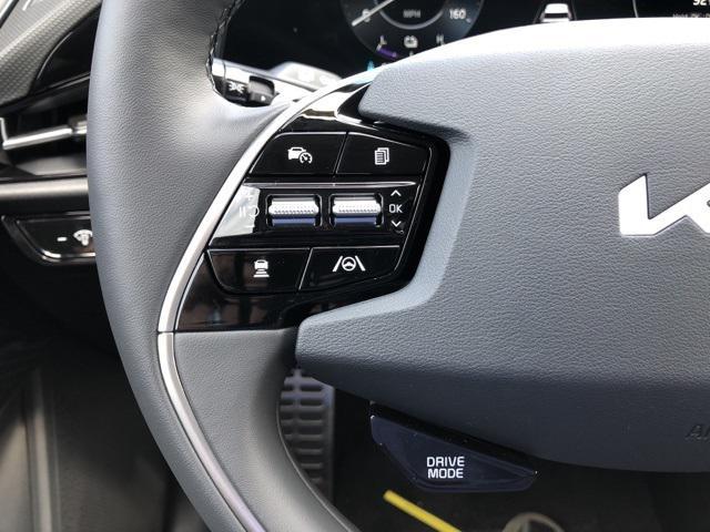 Photo of 2025 Runway Red Kia Niro EV