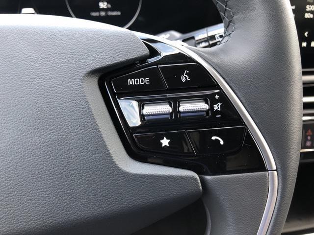 Photo of 2025 Runway Red Kia Niro EV