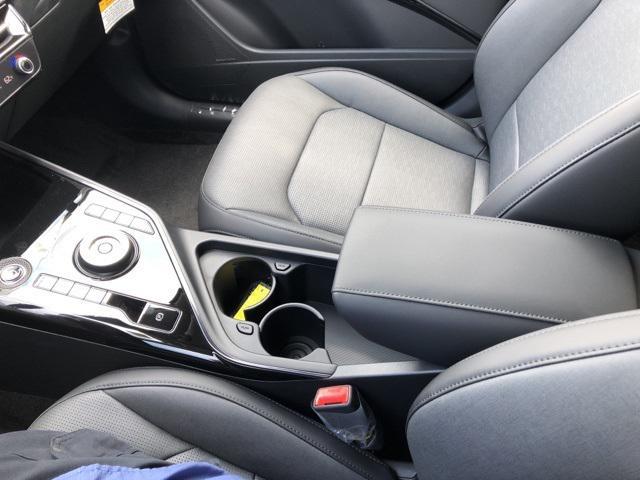 Photo of 2025 Runway Red Kia Niro EV