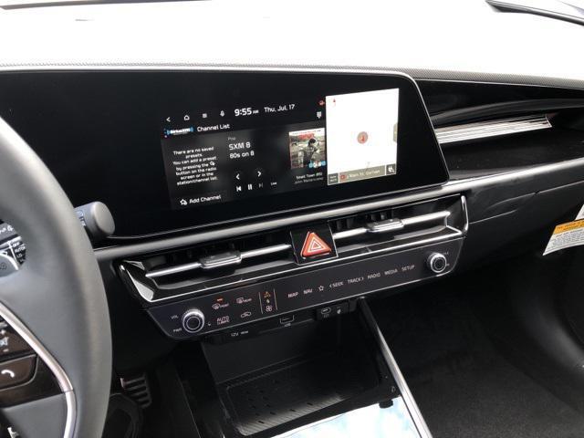 Photo of 2025 Runway Red Kia Niro EV