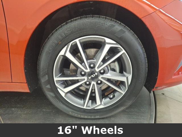 Photo of 2022 Fire Orange Kia Forte