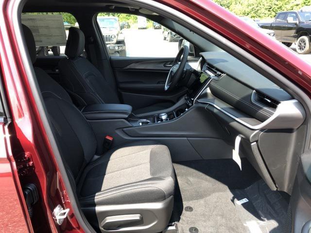 Photo of 2025 Velvet Red Pearlcoat Jeep Grand Cherokee L