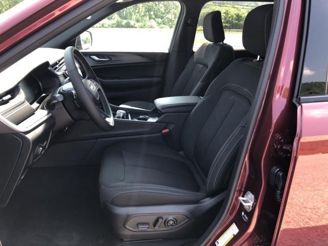 Photo of 2025 Velvet Red Pearlcoat Jeep Grand Cherokee L