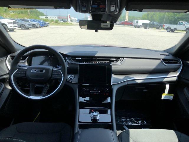 Photo of 2025 Velvet Red Pearlcoat Jeep Grand Cherokee L