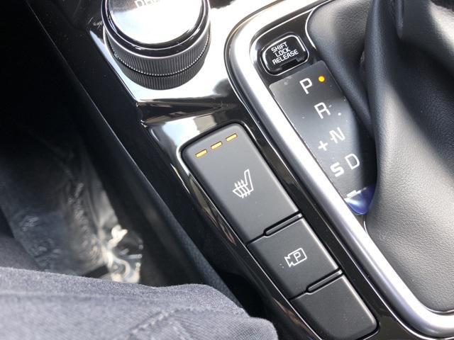 Photo of 2025 Snow White Pearl Kia Seltos
