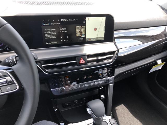 Photo of 2025 Snow White Pearl Kia Seltos