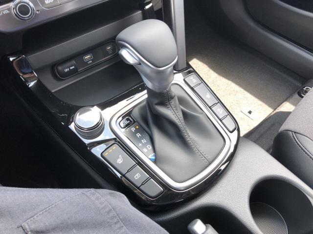 Photo of 2025 Snow White Pearl Kia Seltos
