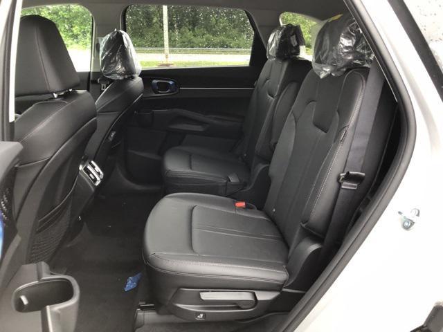 Photo of 2025 Wolf Gray Kia Sorento