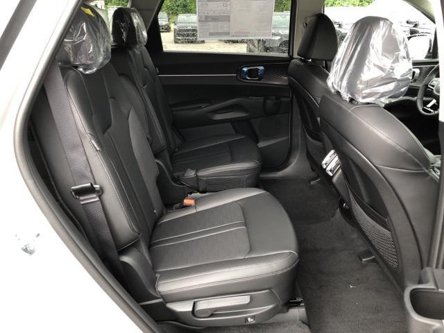 Photo of 2025 Wolf Gray Kia Sorento