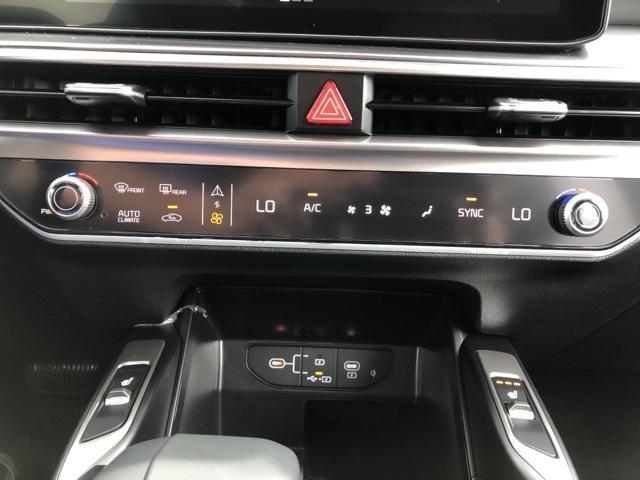 Photo of 2025 Wolf Gray Kia Sorento