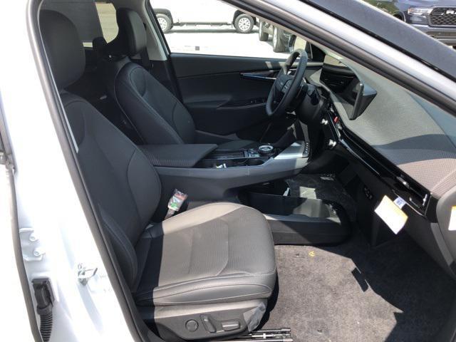 Photo of 2025 Glacier White Pearl Kia EV6