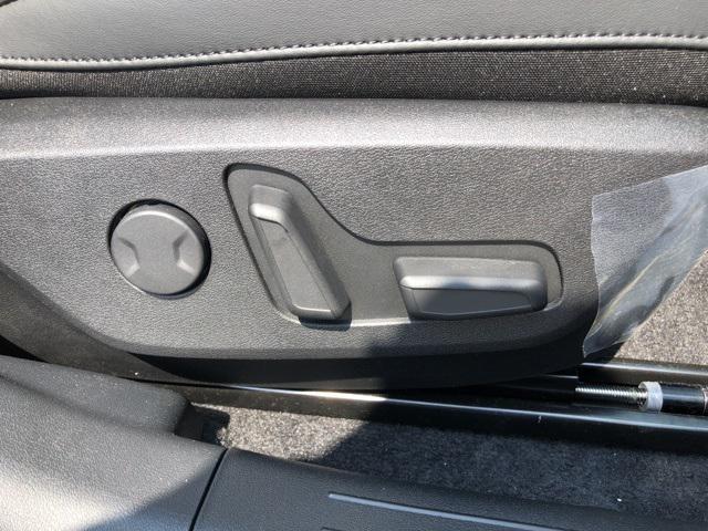 Photo of 2025 Glacier White Pearl Kia EV6