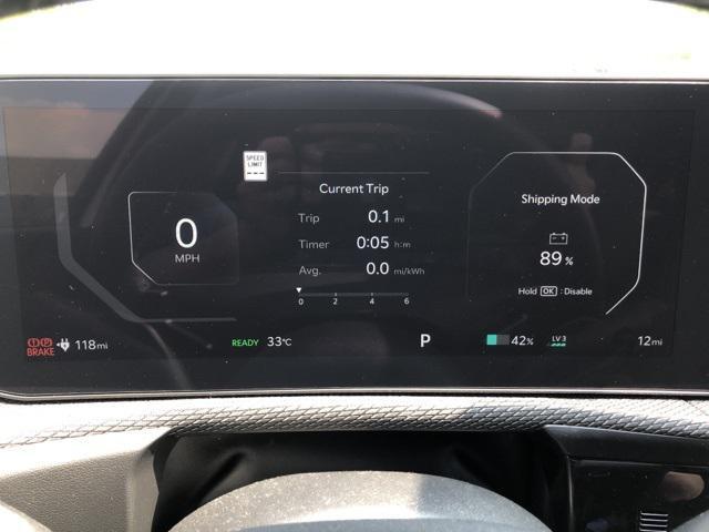 Photo of 2025 Glacier White Pearl Kia EV6