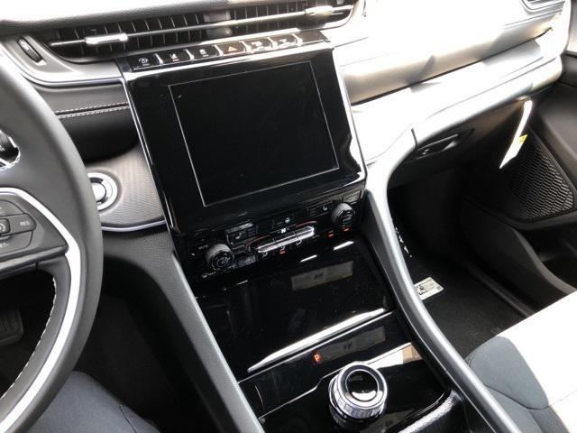 Photo of 2025 Baltic Gray Metallic Clearcoat Jeep Grand Cherokee L