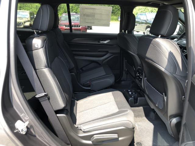 Photo of 2025 Baltic Gray Metallic Clearcoat Jeep Grand Cherokee L