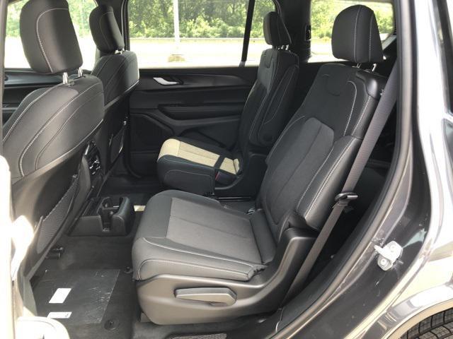 Photo of 2025 Baltic Gray Metallic Clearcoat Jeep Grand Cherokee L